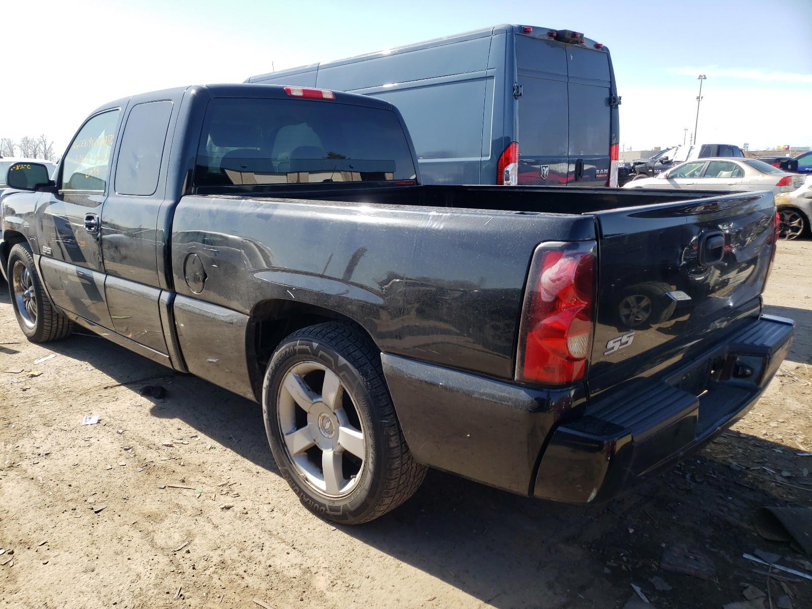 Photo 3 from auction – 2004 CHEVROLET SILVERADO with VIN 2GCEK19N241143370