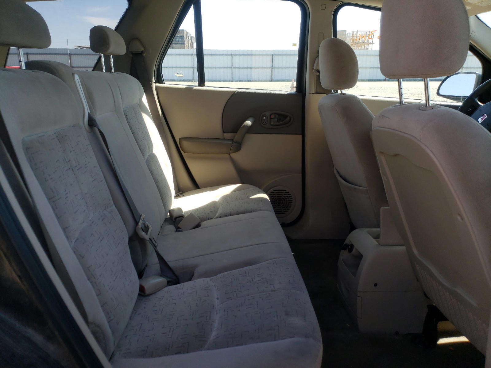 Photo 6 from auction – 2003 SATURN VUE with VIN 5GZCZ53B23S879201