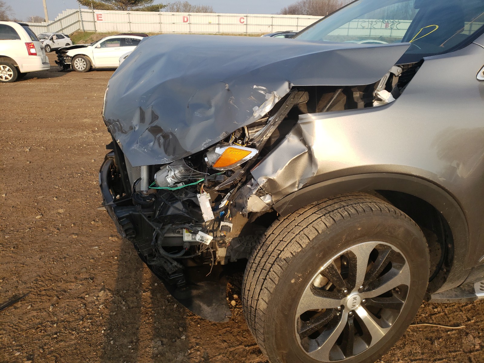 Photo 9 from auction – 2017 KIA SORENTO EX with VIN 5XYPHDA55HG234004