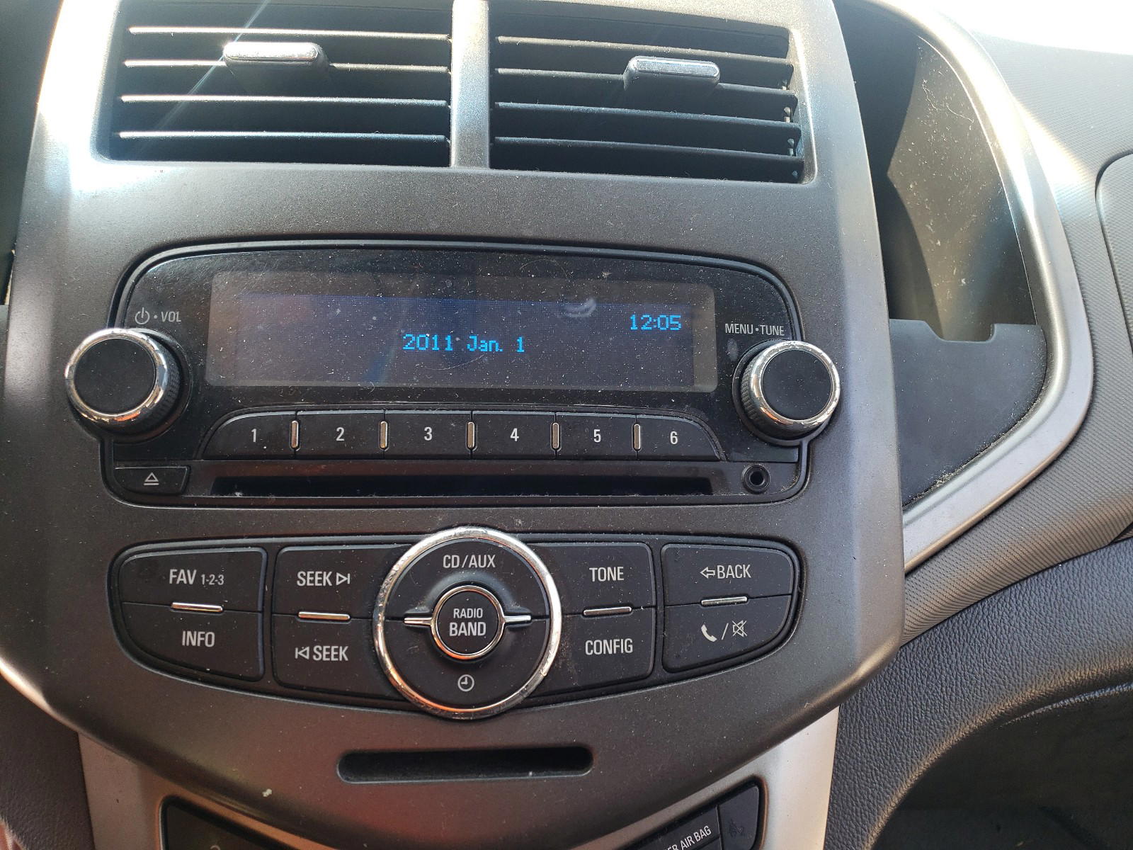 Photo 9 from auction – 2012 CHEVROLET SONIC LT with VIN 1G1JC5SH2C4147518