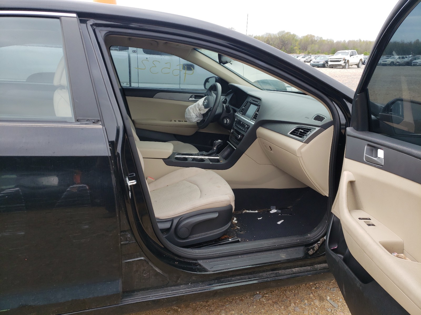 Photo 5 from auction – 2016 HYUNDAI SONATA SE with VIN 5NPE24AF4GH311891