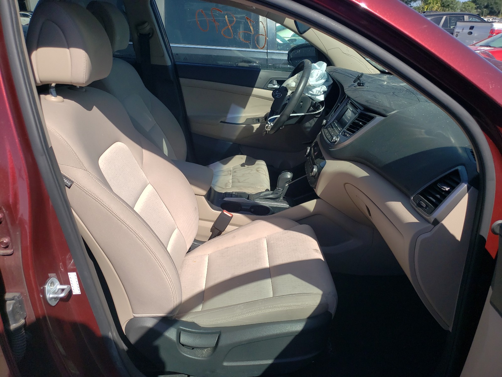 Photo 5 from auction – 2017 HYUNDAI TUCSON LIM with VIN KM8J3CA20HU315975