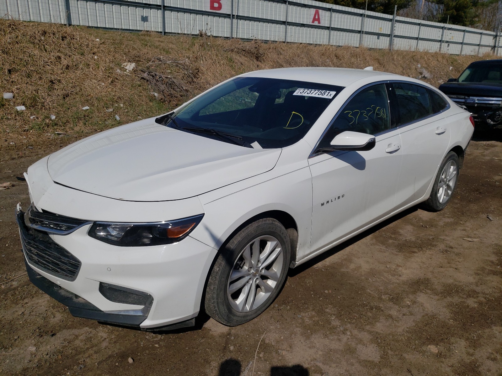 Photo 2 from auction – 2016 CHEVROLET MALIBU LT with VIN 1G1ZE5ST2GF333975