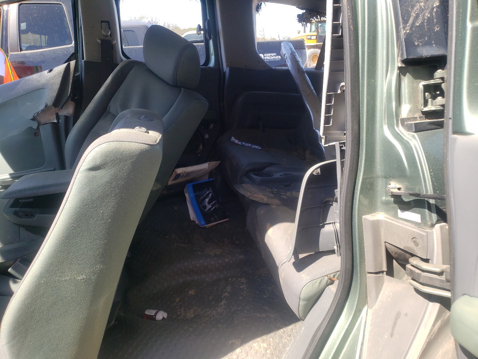 Photo 6 from auction – 2005 HONDA ELEMENT LX with VIN 5J6YH18345L007386