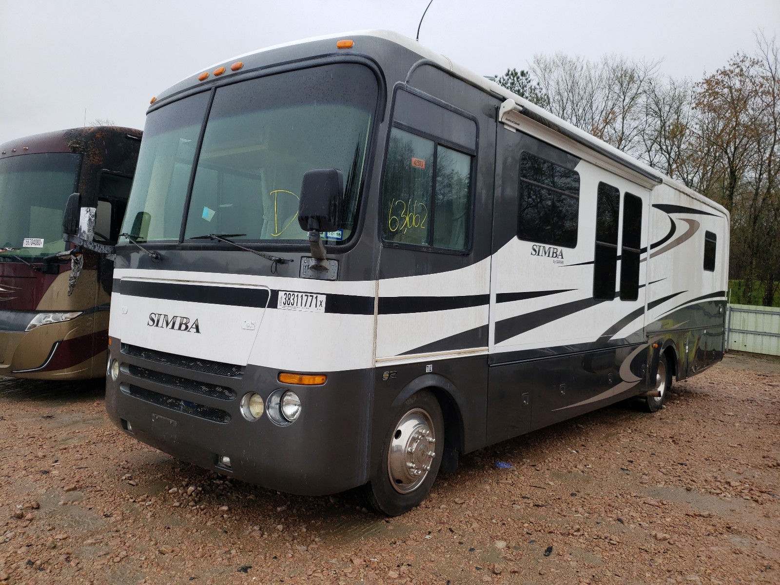 Photo 2 from auction – 2005 MONA MOTOR HOME with VIN 5B4MP67G553399034