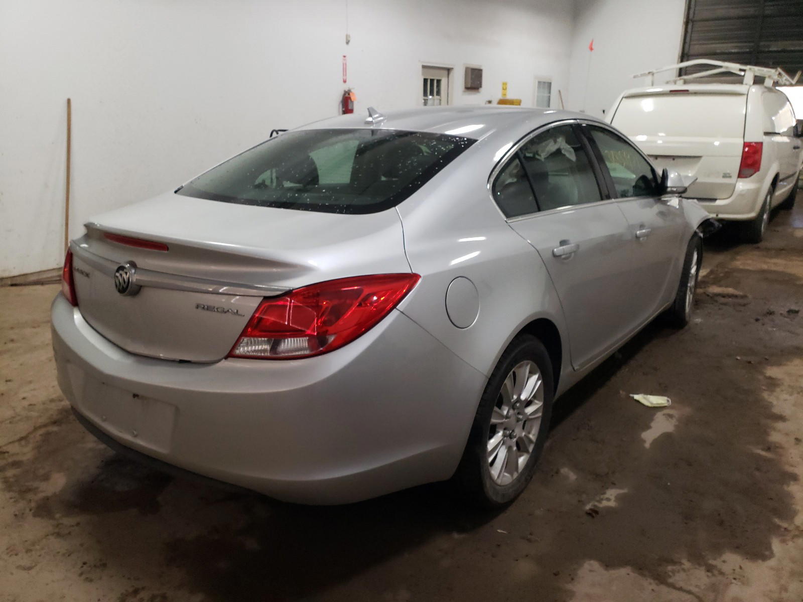 Photo 4 from auction – 2013 BUICK REGAL with VIN 2G4GR5ER3D9164438
