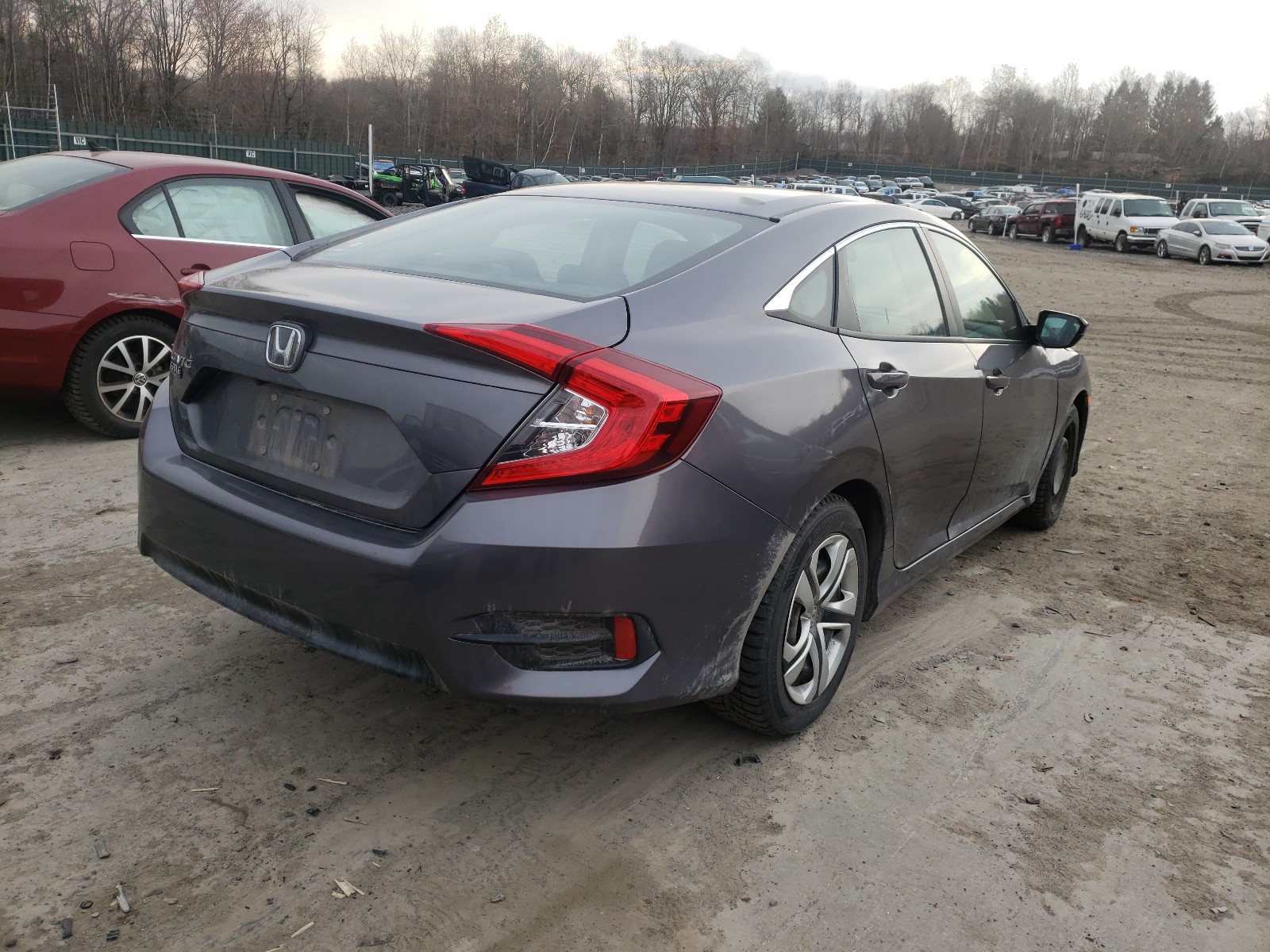 Photo 4 from auction – 2018 HONDA CIVIC LX with VIN 19XFC2E53JE016056