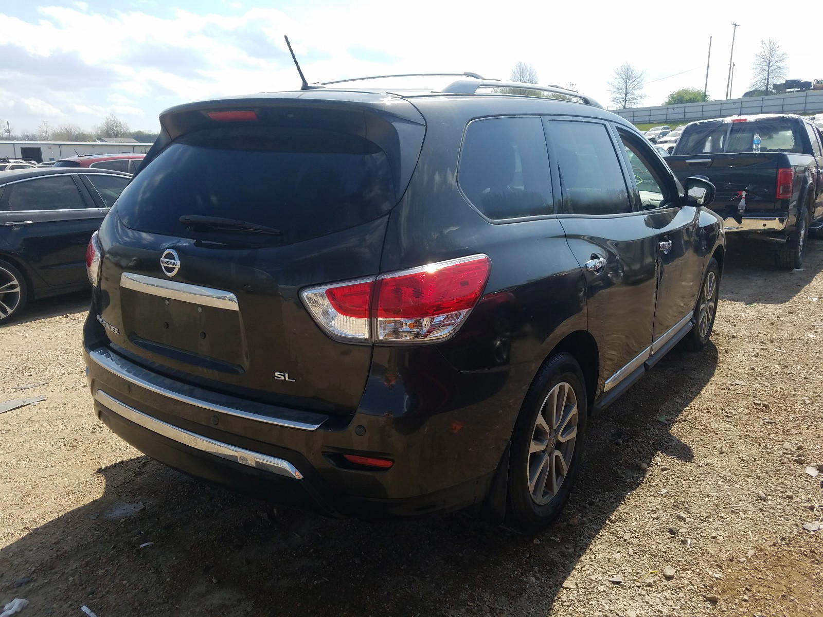 Photo 4 from auction – 2016 NISSAN PATHFINDER with VIN 5N1AR2MN0GC628219