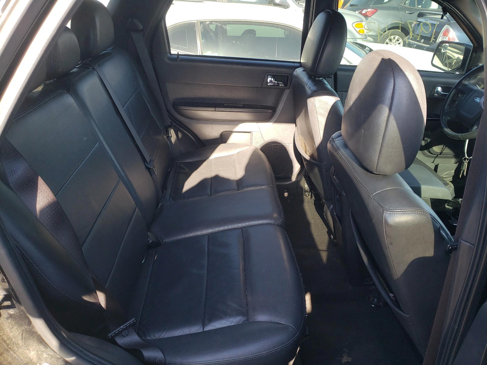 Photo 6 from auction – 2010 FORD ESCAPE LIM with VIN 1FMCU0EGXAKB63408