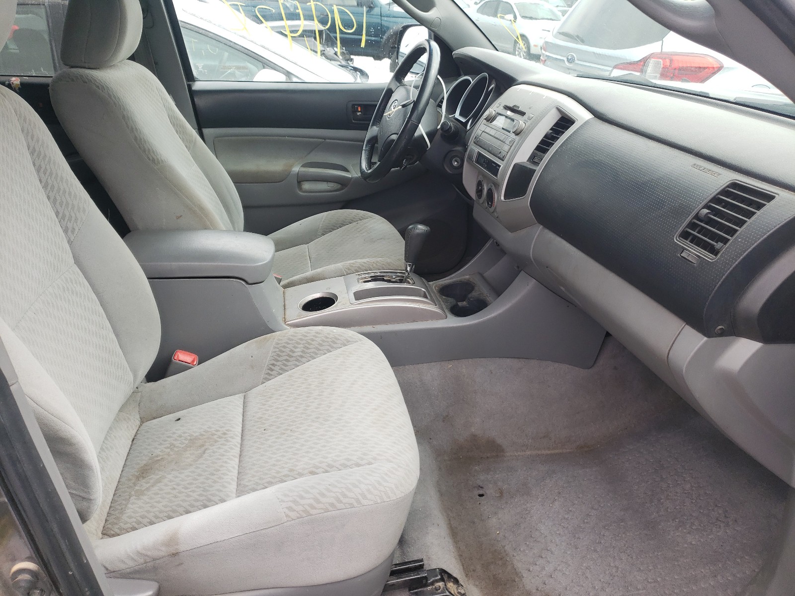 Photo 5 from auction – 2011 TOYOTA TACOMA DOU with VIN 3TMLU4EN1BM078221