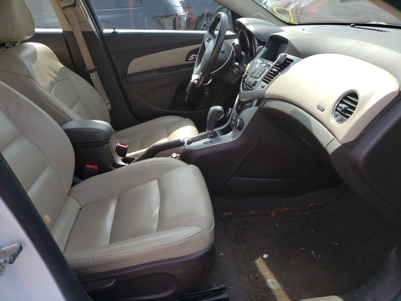 Photo 5 from auction – 2014 CHEVROLET CRUZE LT with VIN 1G1PE5SB4E7303186