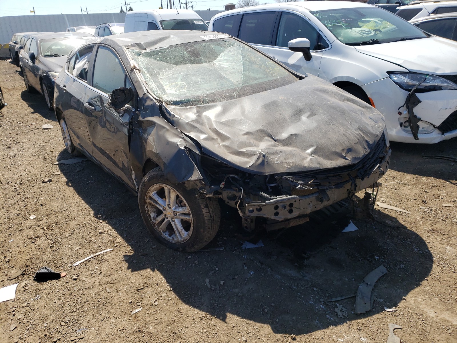 Photo 1 from auction – 2018 CHEVROLET CRUZE LT with VIN 3G1BE6SM8JS579710