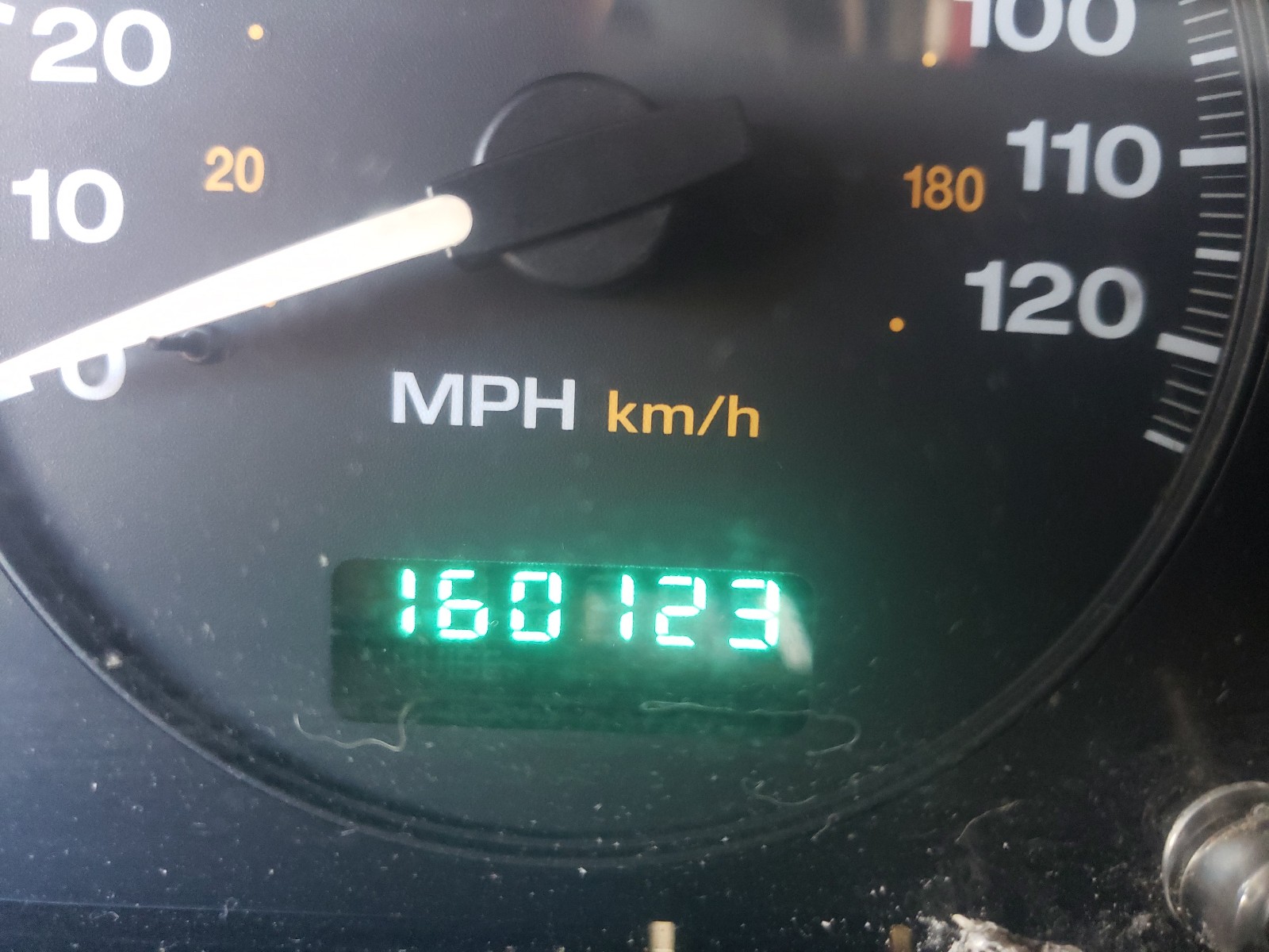 Photo 8 from auction – 2004 JEEP GRAND CHER with VIN 1J4GW48S04C189256
