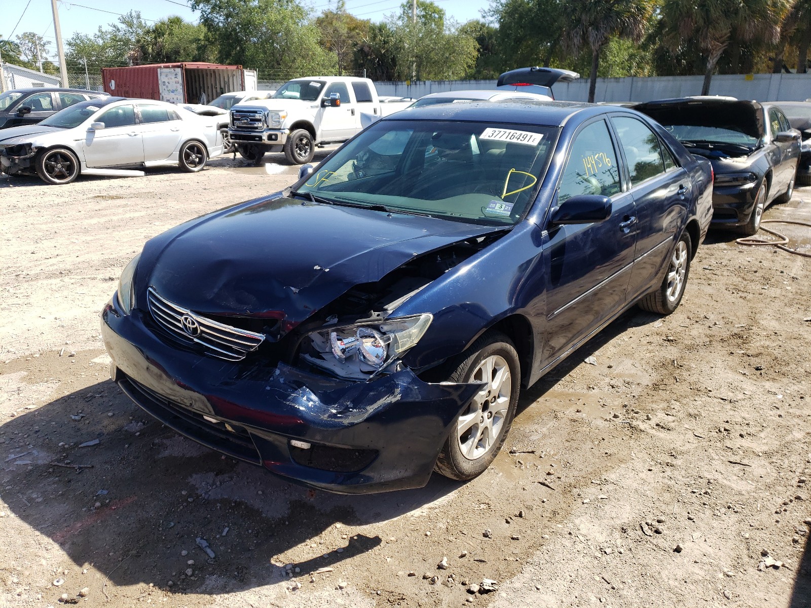 Photo 2 from auction – 2005 TOYOTA CAMRY LE with VIN 4T1BF30K95U098080