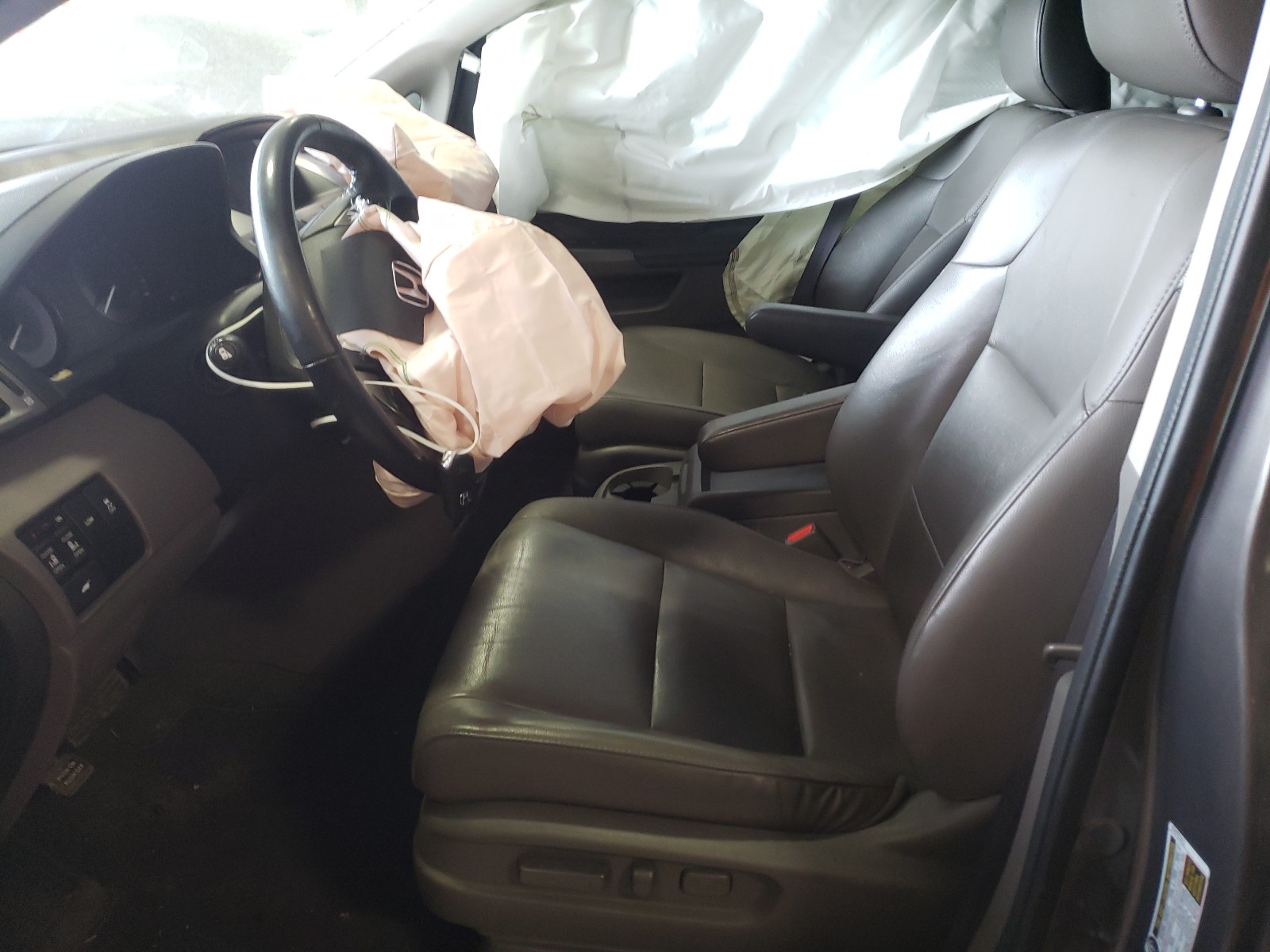 Photo 5 from auction – 2015 HONDA ODYSSEY EX with VIN 5FNRL5H61FB063882