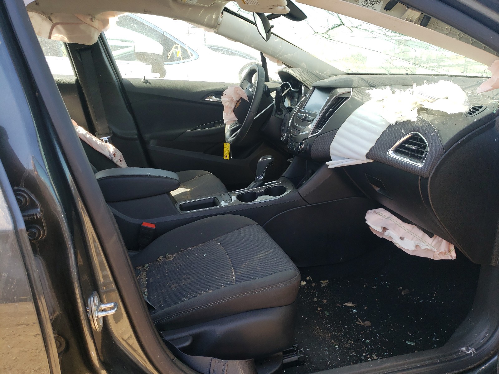 Photo 5 from auction – 2018 CHEVROLET CRUZE LT with VIN 3G1BE6SM8JS579710