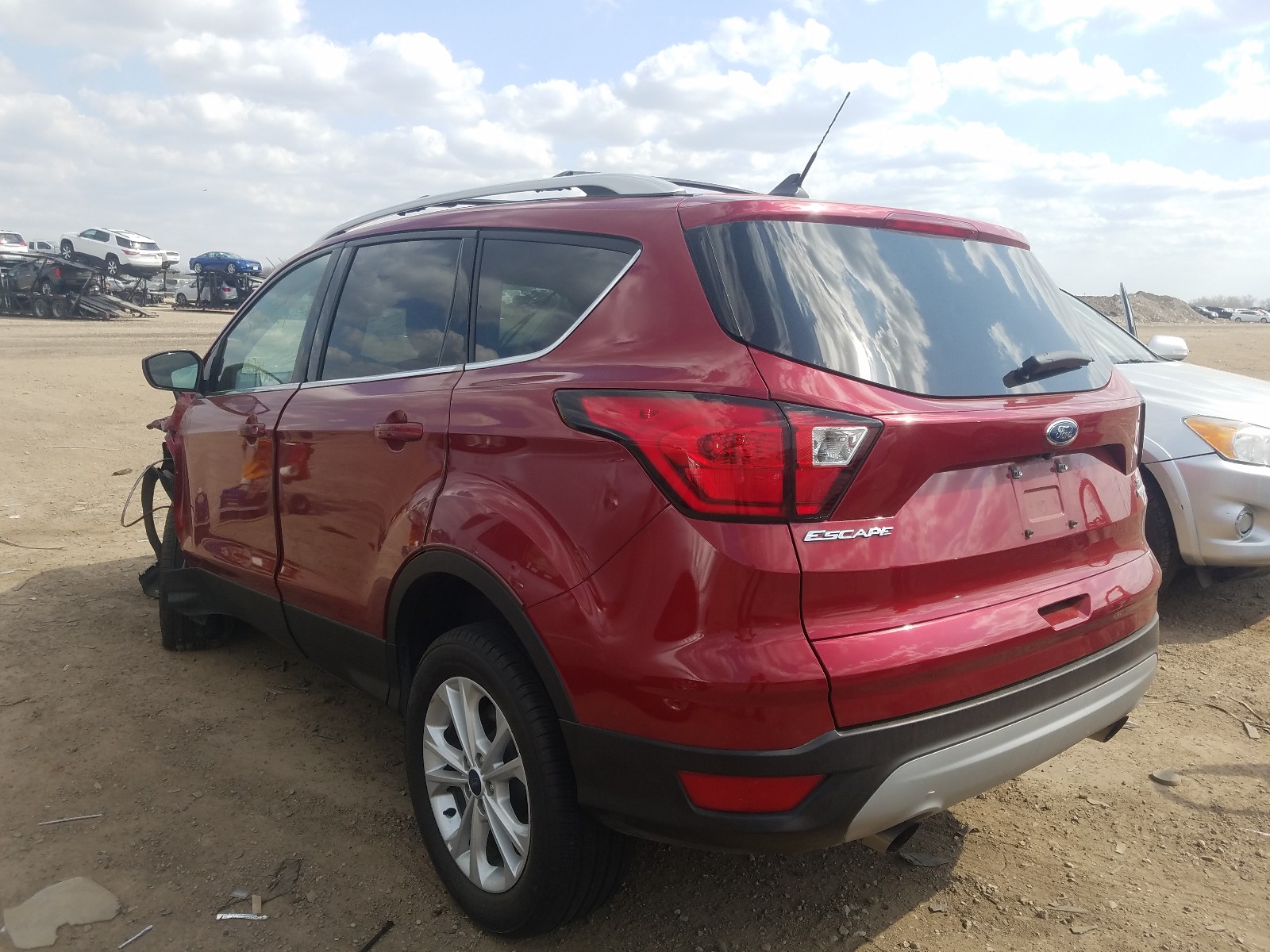 Photo 3 from auction – 2019 FORD ESCAPE SE with VIN 1FMCU0GD0KUC21602