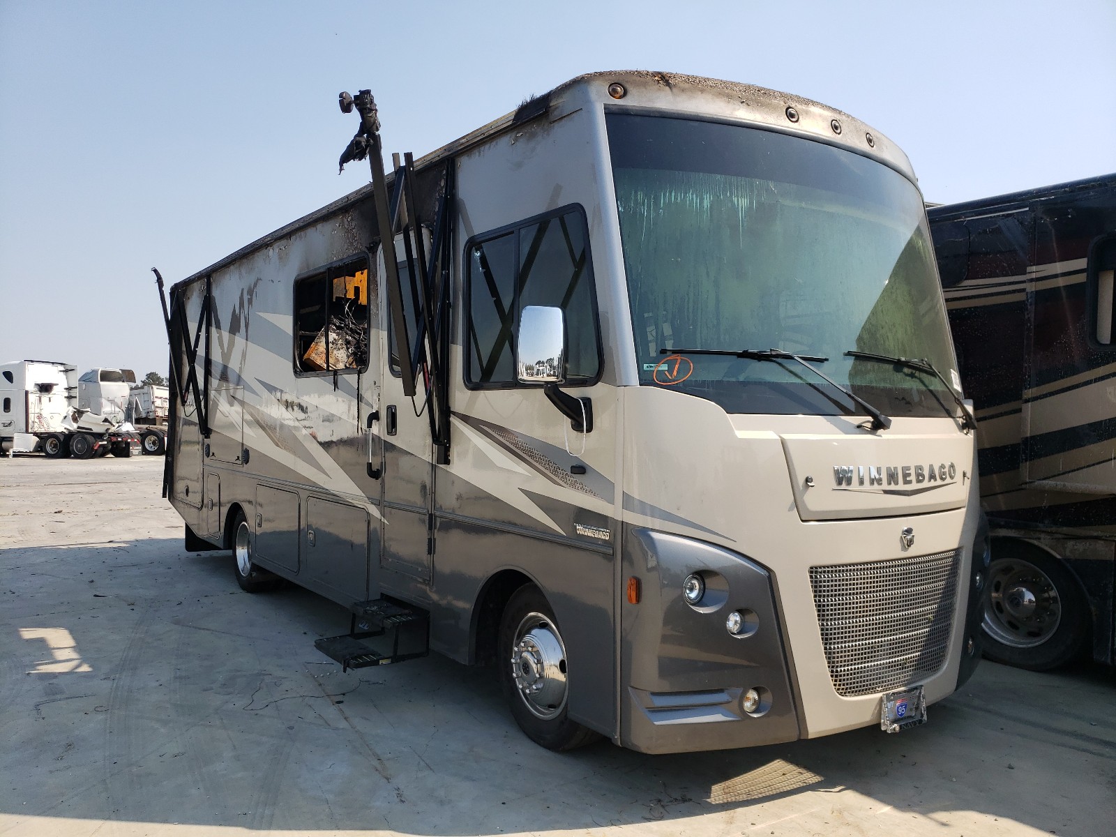 Photo 1 from auction – 2019 FORD F53 with VIN 1F65F5DY4K0A18802
