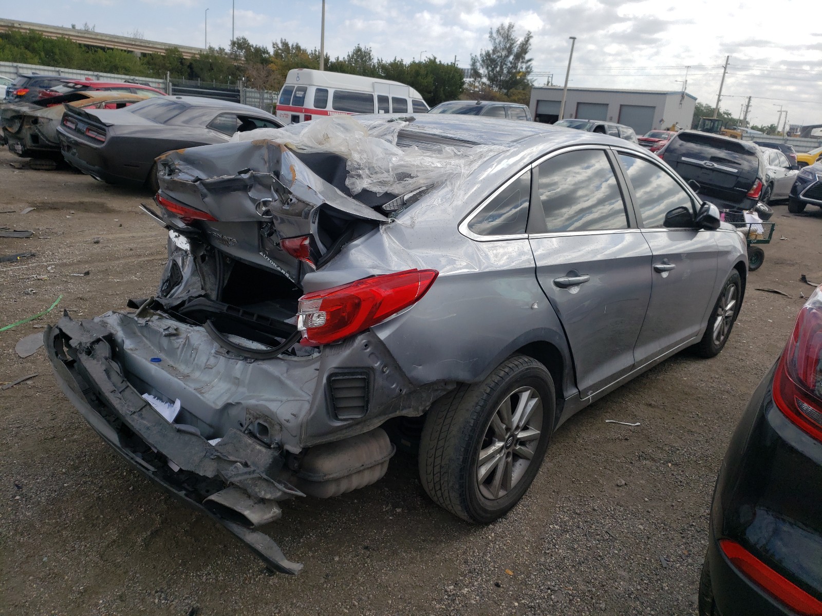 Photo 4 from auction – 2016 HYUNDAI SONATA SE with VIN 5NPE24AF2GH311100