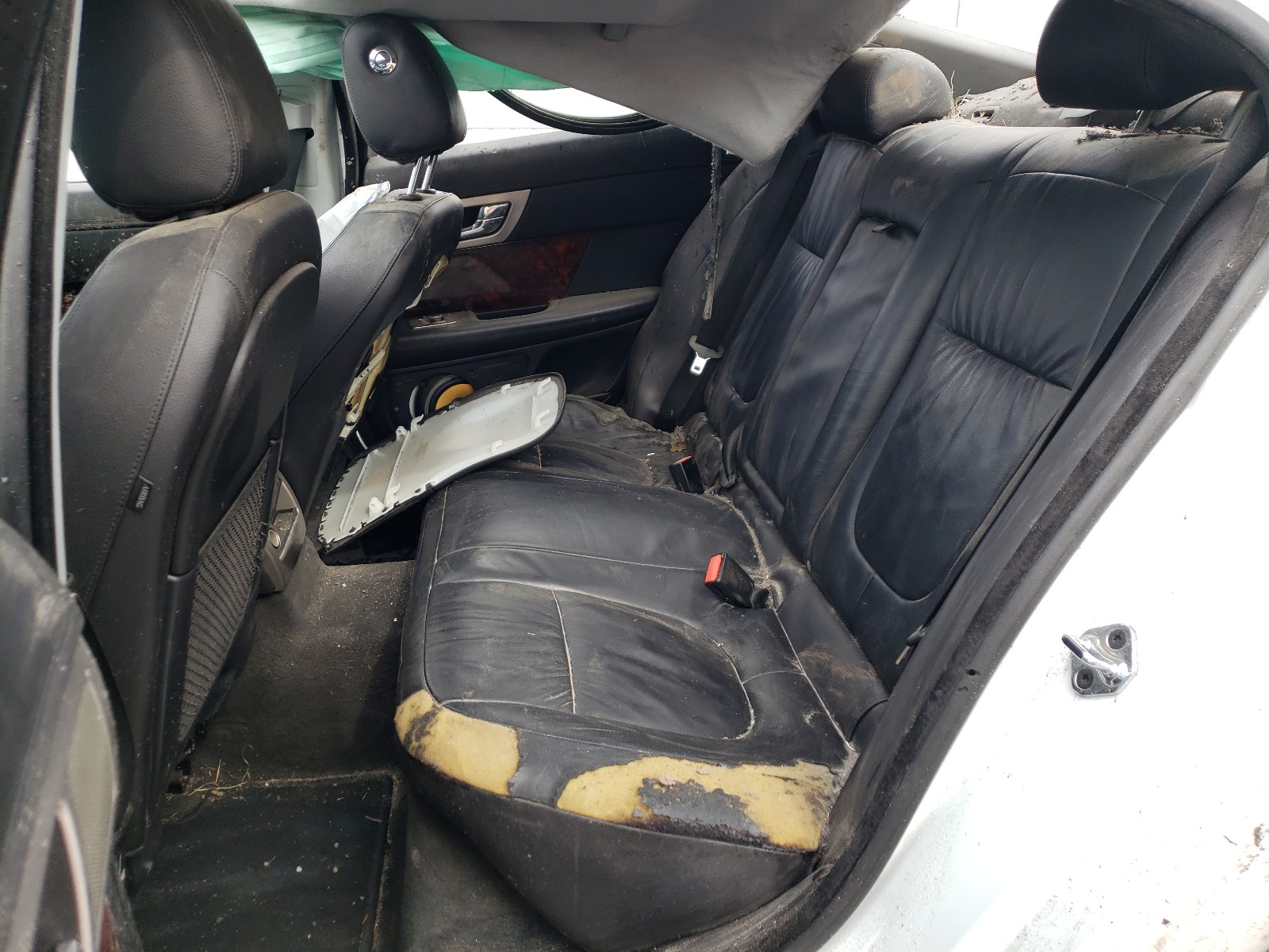 Zdjęcie 6 z aukcji – 2011 JAGUAR XF z VIN SAJWA0FB3BLR93268