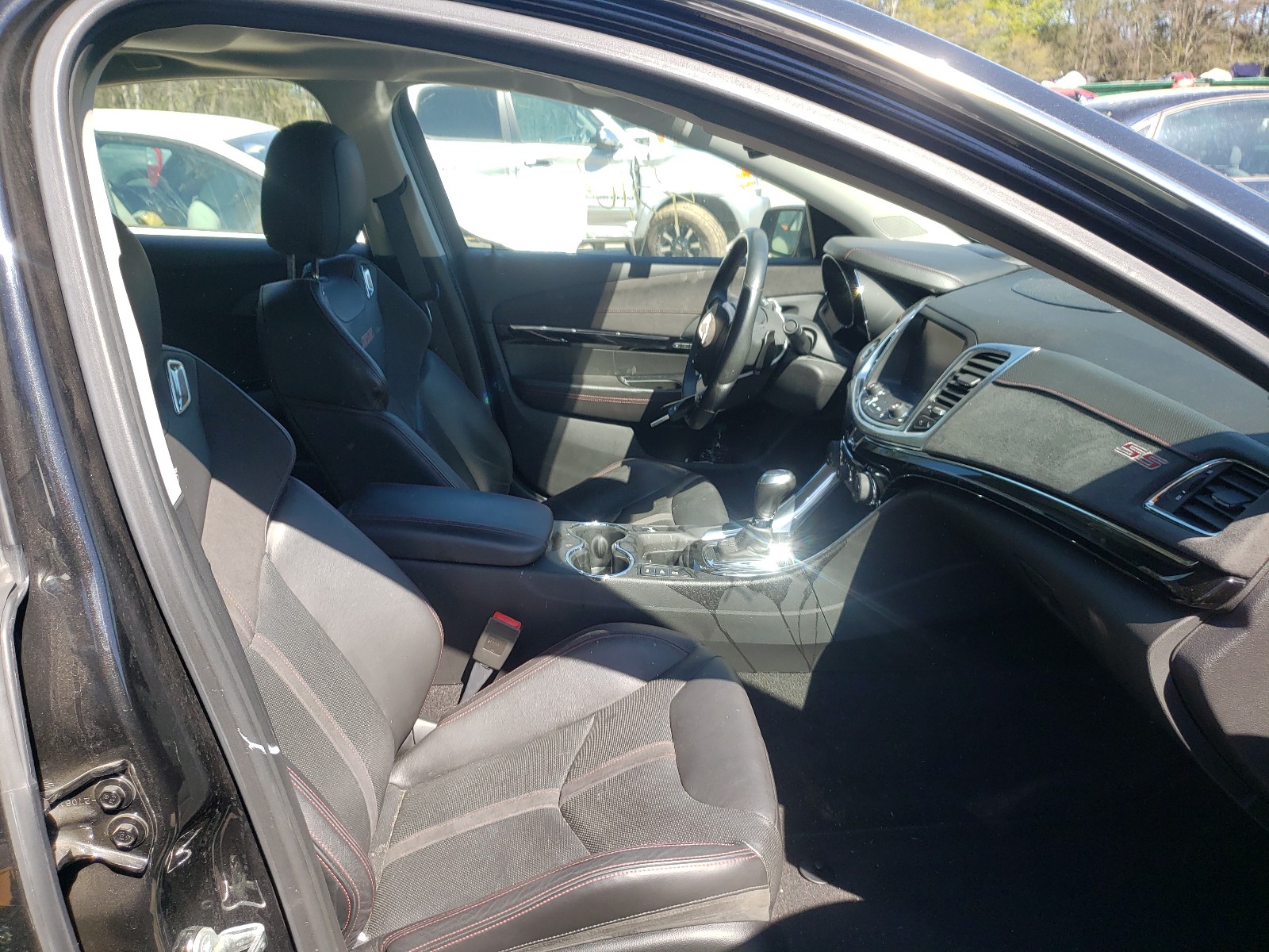 Photo 5 from auction – 2014 CHEVROLET SS with VIN 6G3F15RW3EL938420