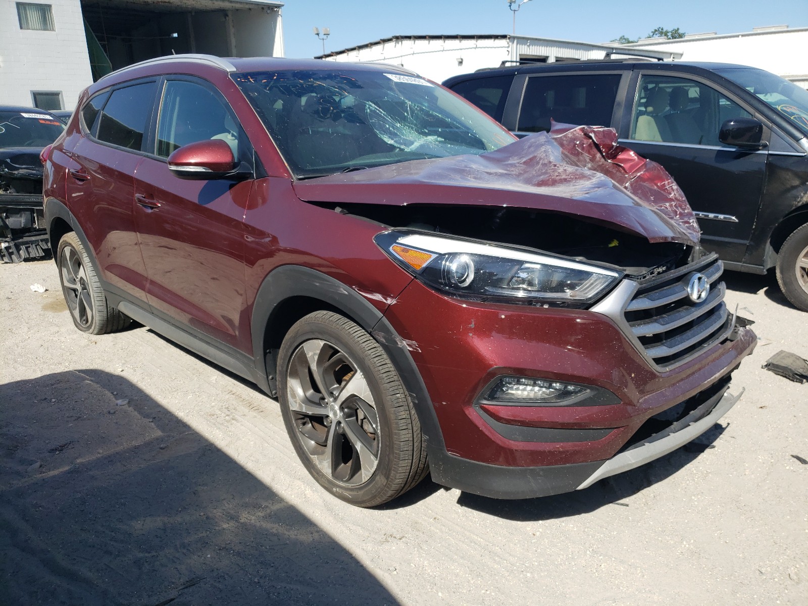 HYUNDAI TUCSON LIM 2017 with VIN KM8J3CA20HU315975 - Photo from auction