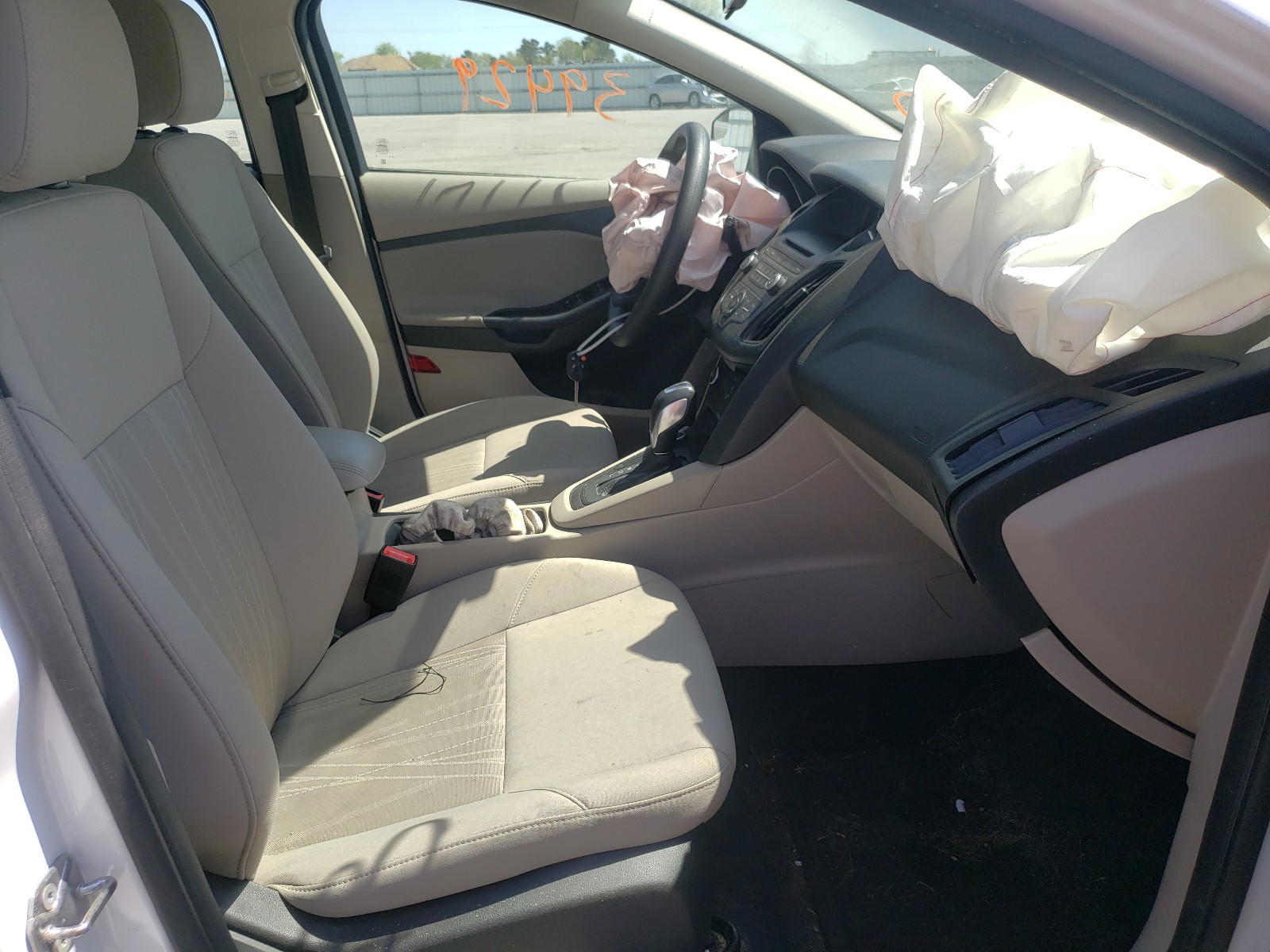 Photo 5 from auction – 2015 FORD FOCUS SE with VIN 1FADP3K20FL228364