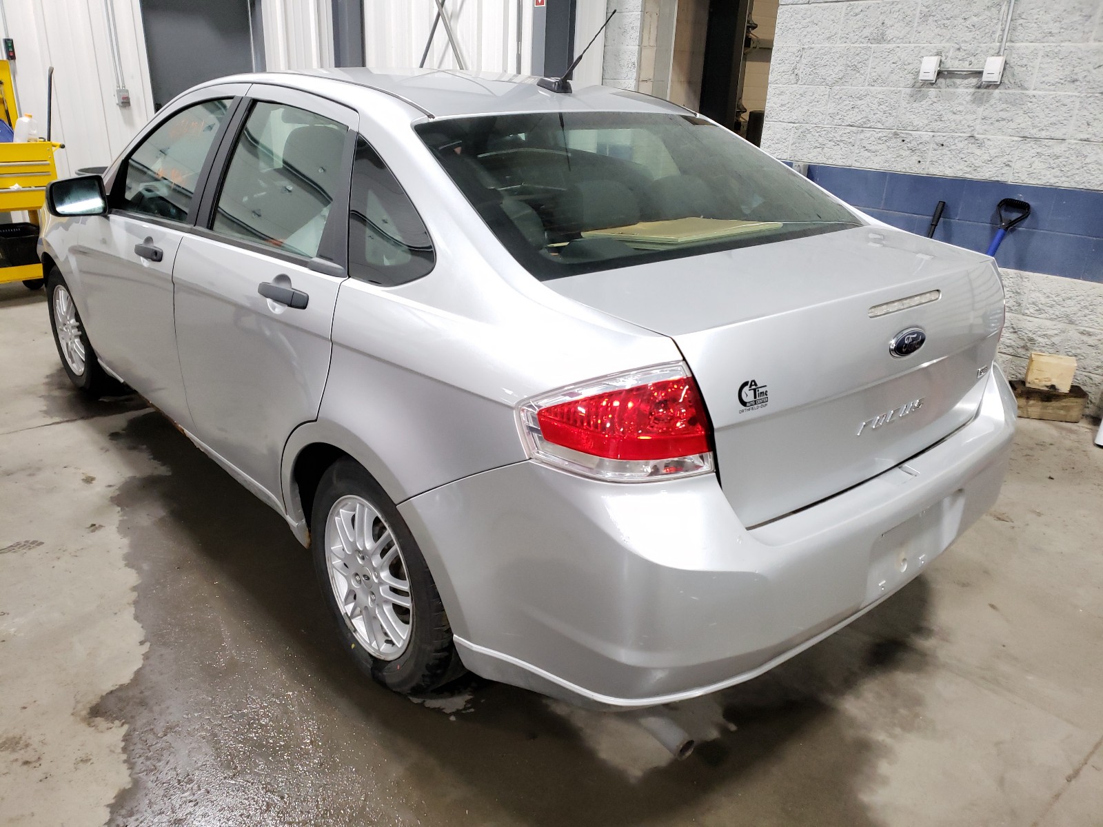 Photo 3 from auction – 2010 FORD FOCUS SE with VIN 1FAHP3FN8AW184286