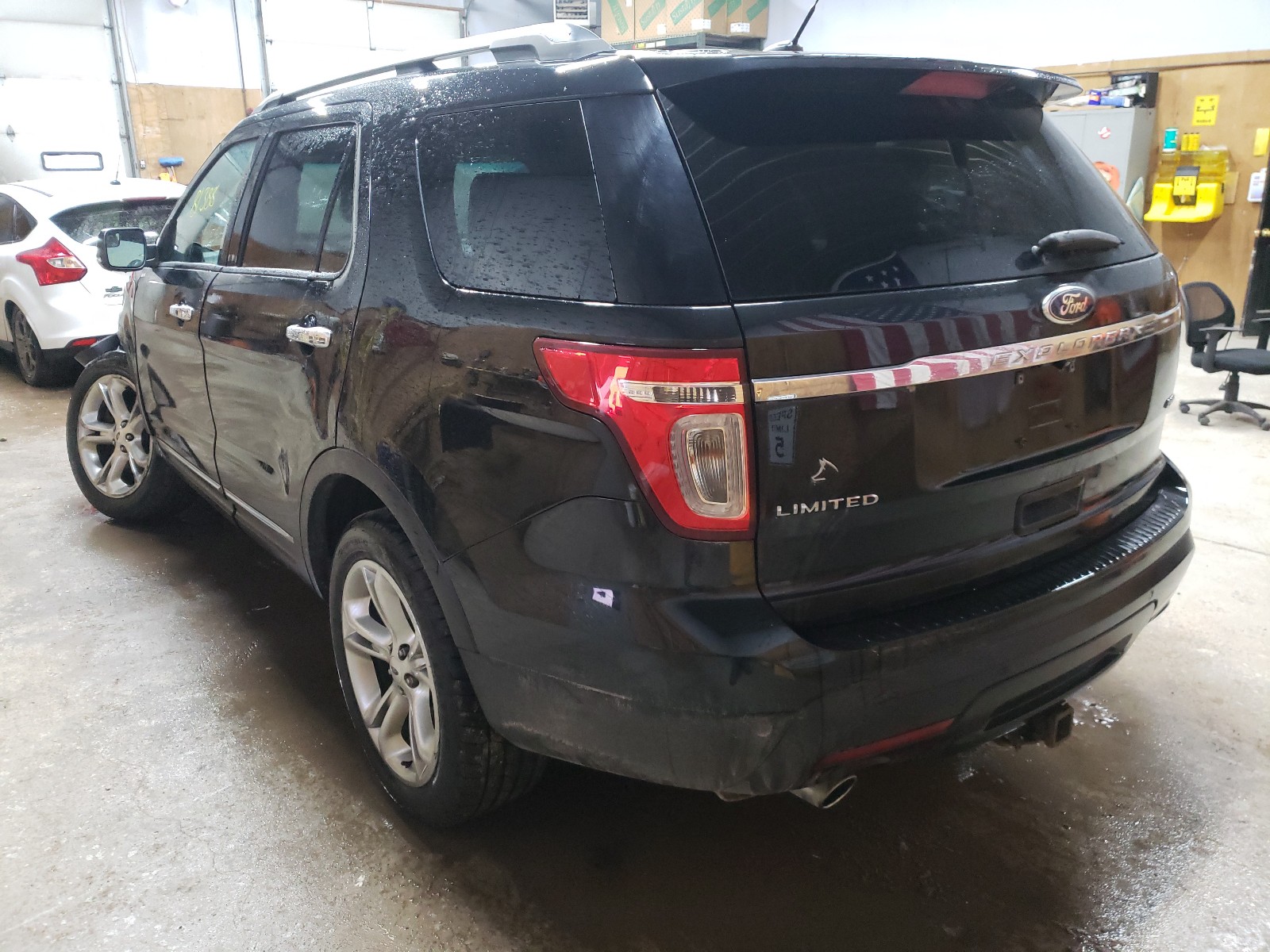 صورة رقم 3 من المزاد - 2015 FORD EXPLORER L مع VIN 1FM5K8F80FGC26143