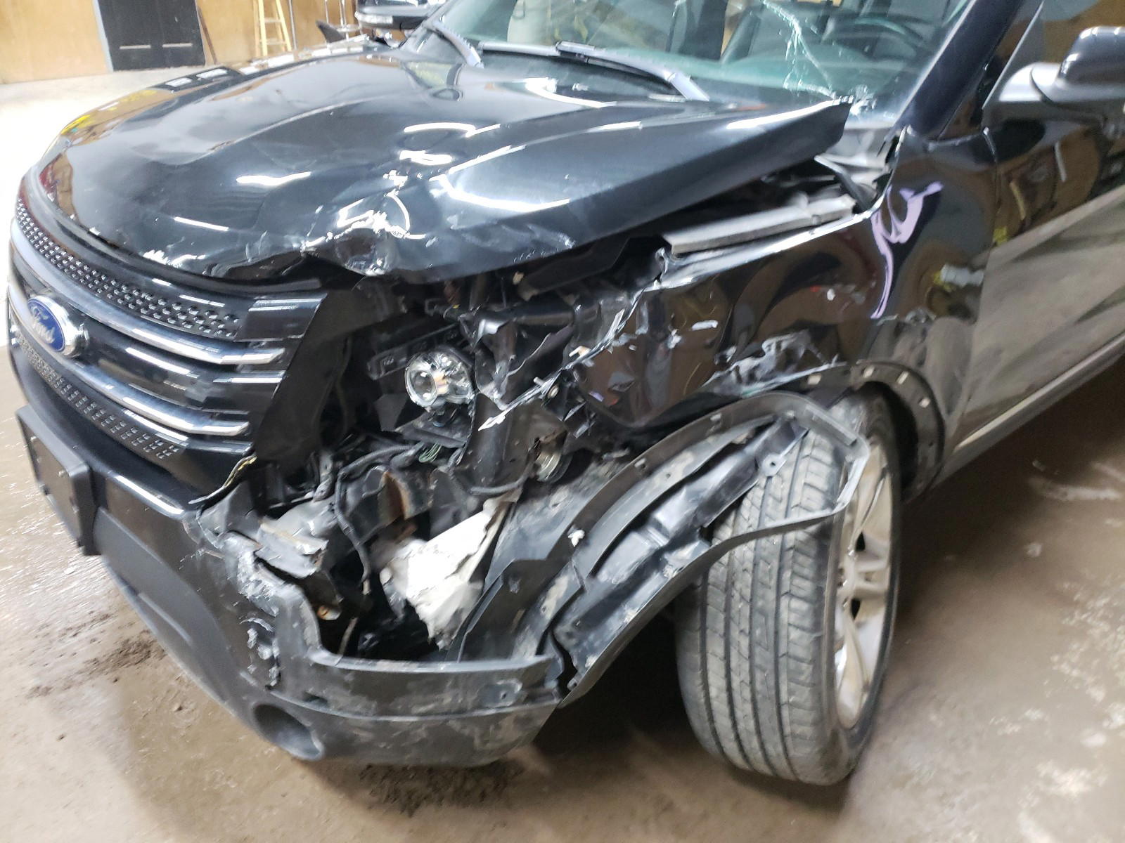 Photo 9 from auction – 2015 FORD EXPLORER L with VIN 1FM5K8F80FGC26143