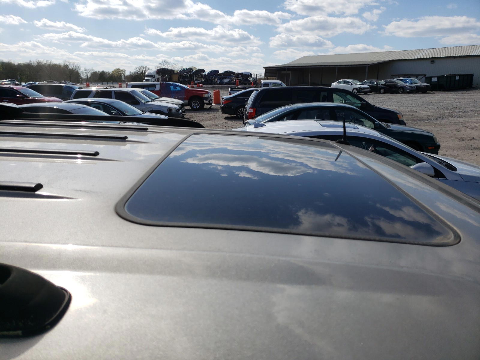 Photo 9 from auction – 2002 CHEVROLET SUBURBAN with VIN 1GNFK16Z22J100749