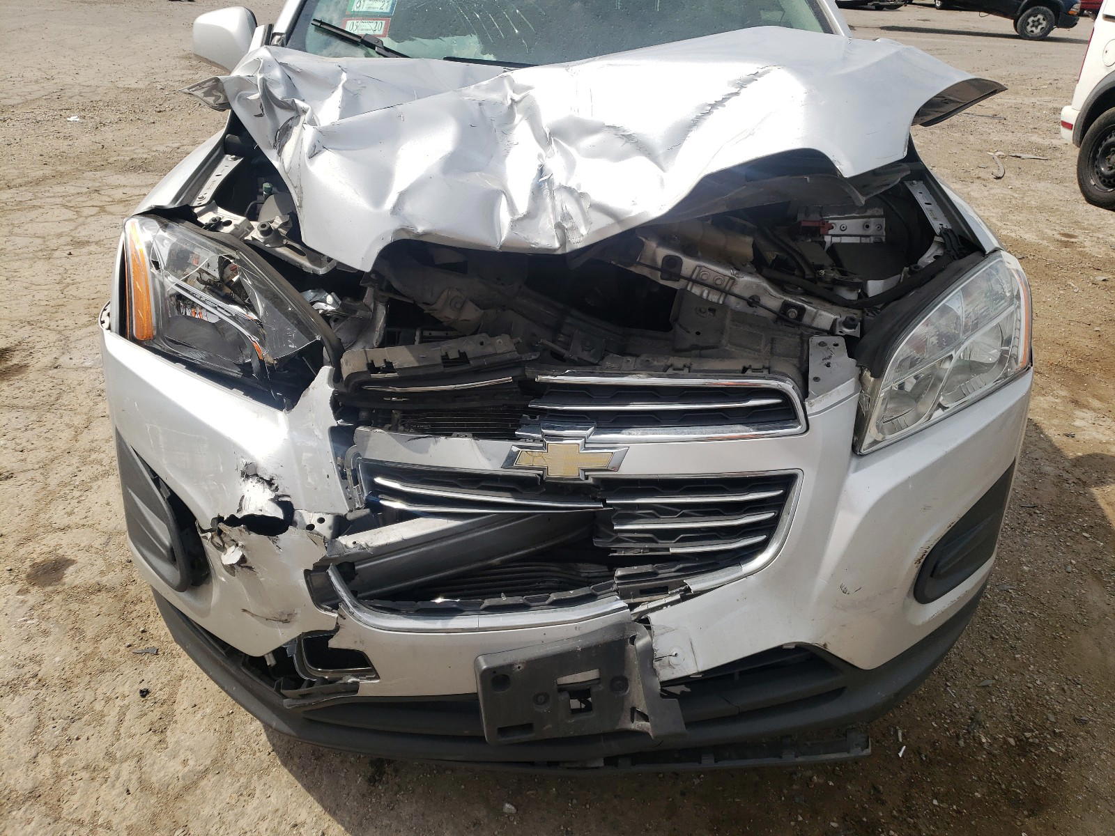 Photo 9 from auction – 2016 CHEVROLET TRAX LS with VIN 3GNCJKSBXGL274847