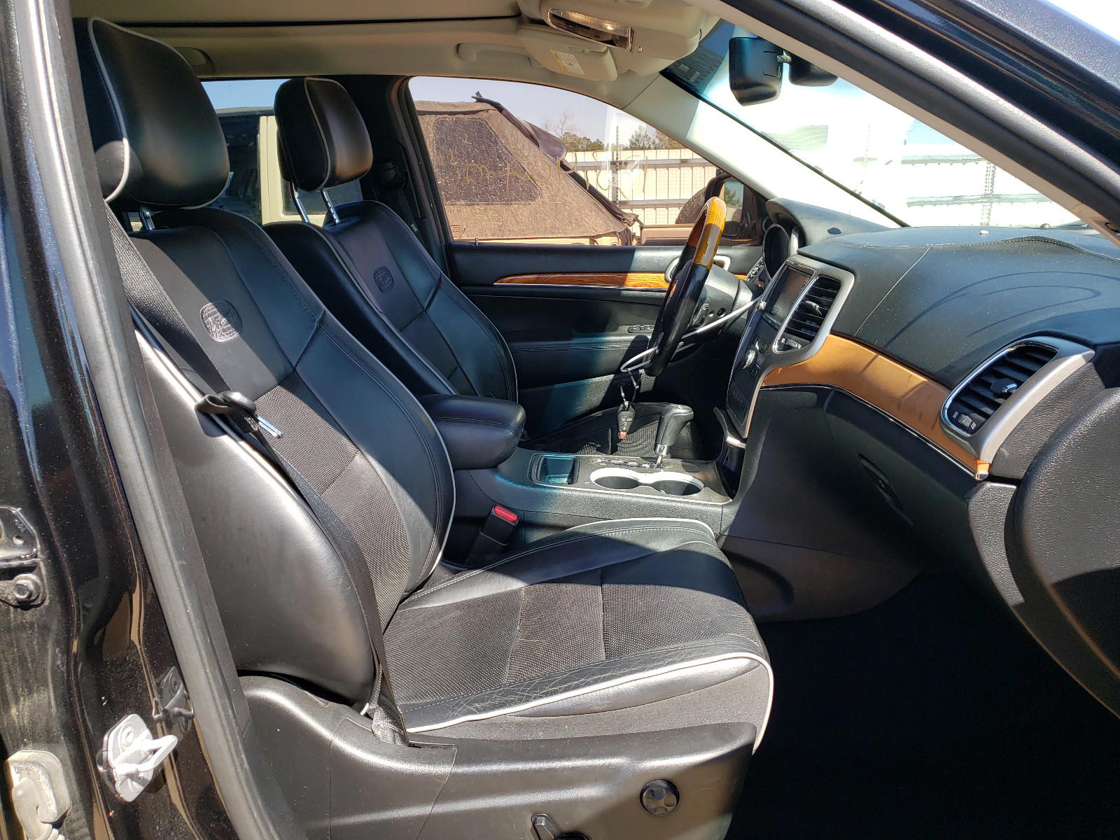 Photo 5 from auction – 2011 JEEP GRAND CHER with VIN 1J4RS6GG2BC637541
