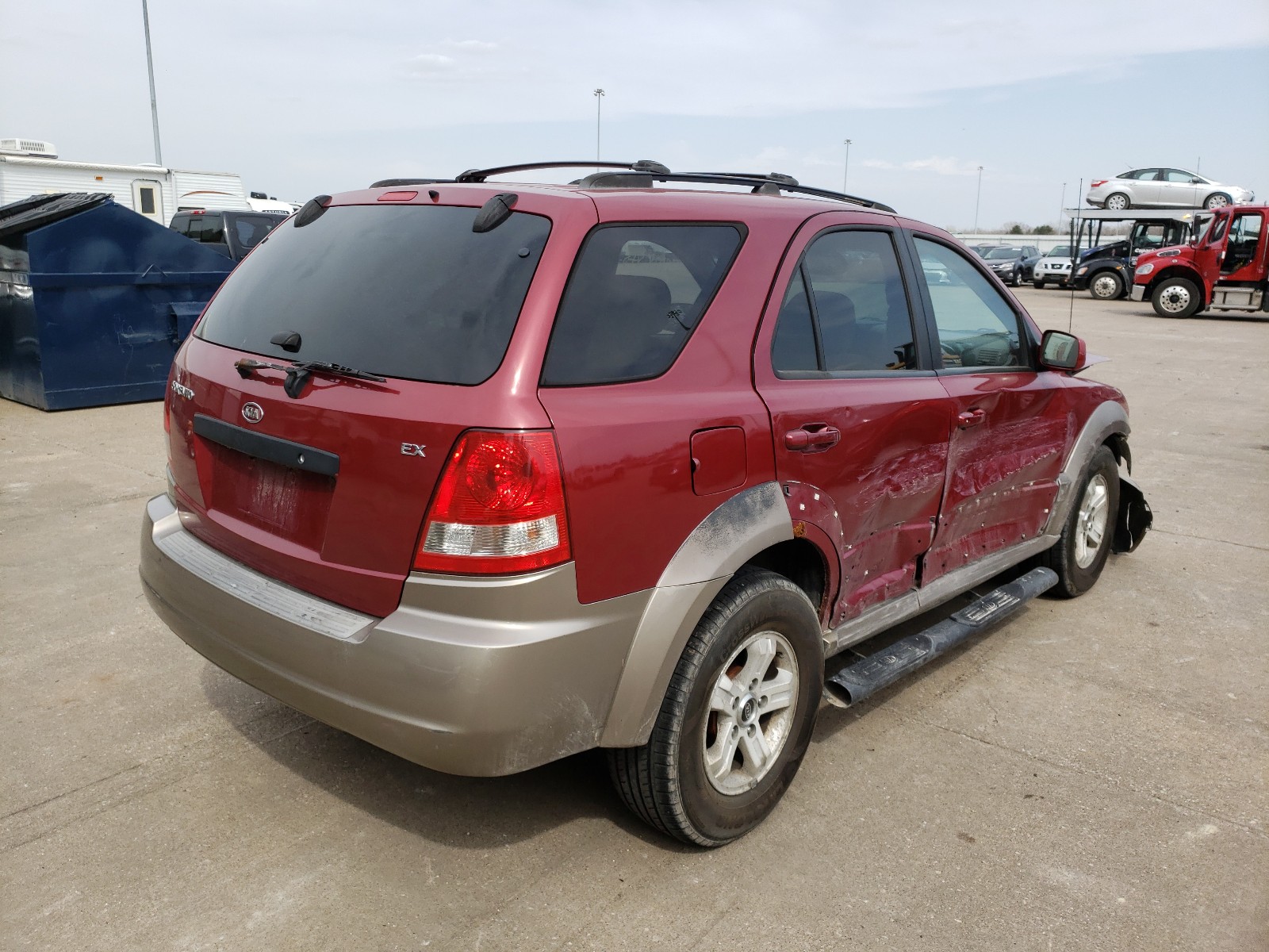 Photo 4 from auction – 2004 KIA SORENTO EX with VIN KNDJC733345187723