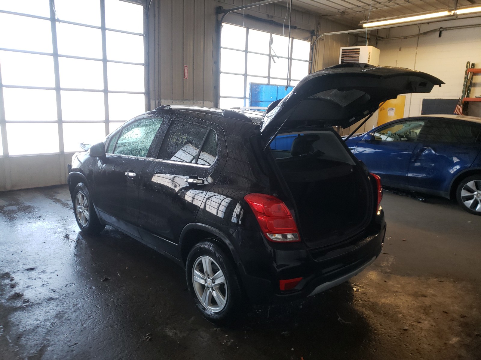 Photo 3 from auction – 2019 CHEVROLET TRAX 1LT with VIN KL7CJPSB8KB927415