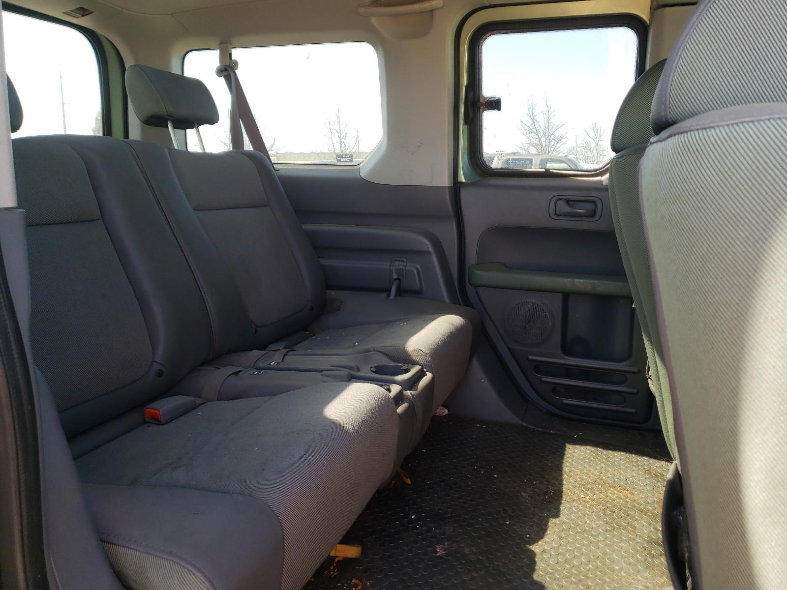 Photo 6 from auction – 2004 HONDA ELEMENT EX with VIN 5J6YH28534L026646