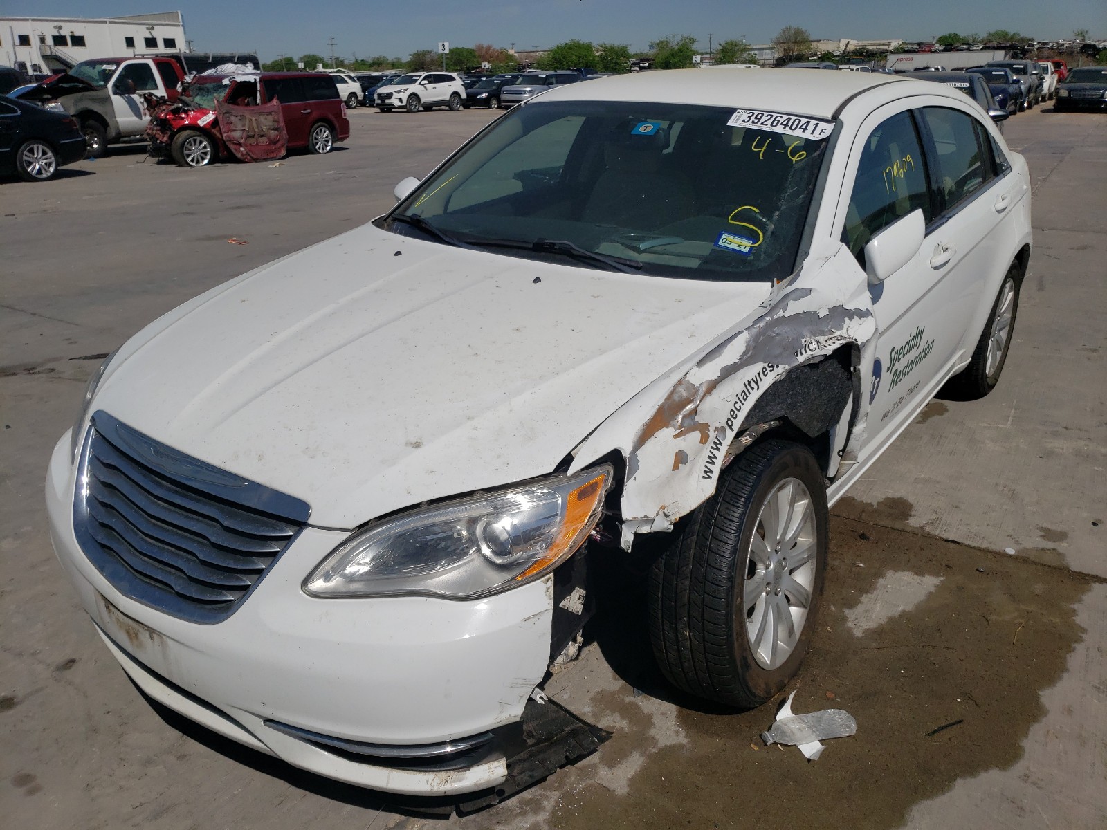Photo 2 from auction – 2014 CHRYSLER 200 TOURIN with VIN 1C3CCBBB8EN107875
