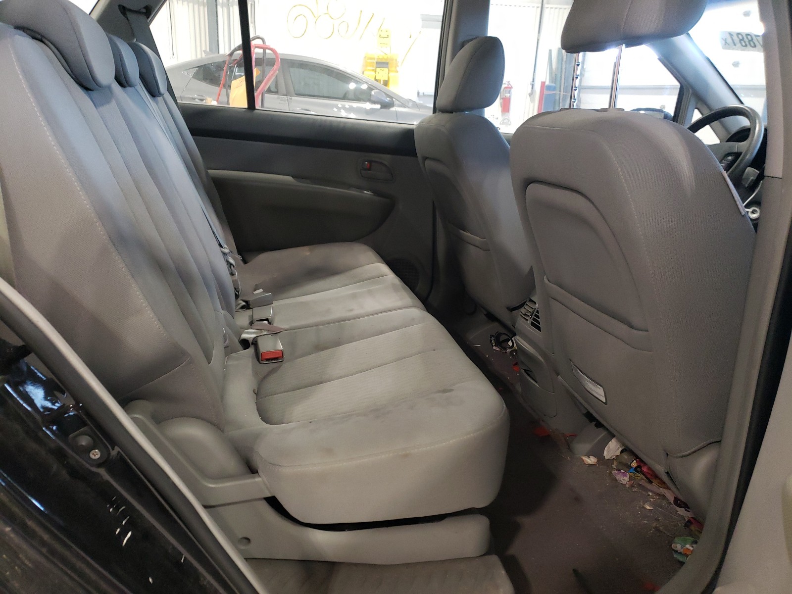 Photo 6 from auction – 2007 KIA RONDO with VIN KNAFG525477069896