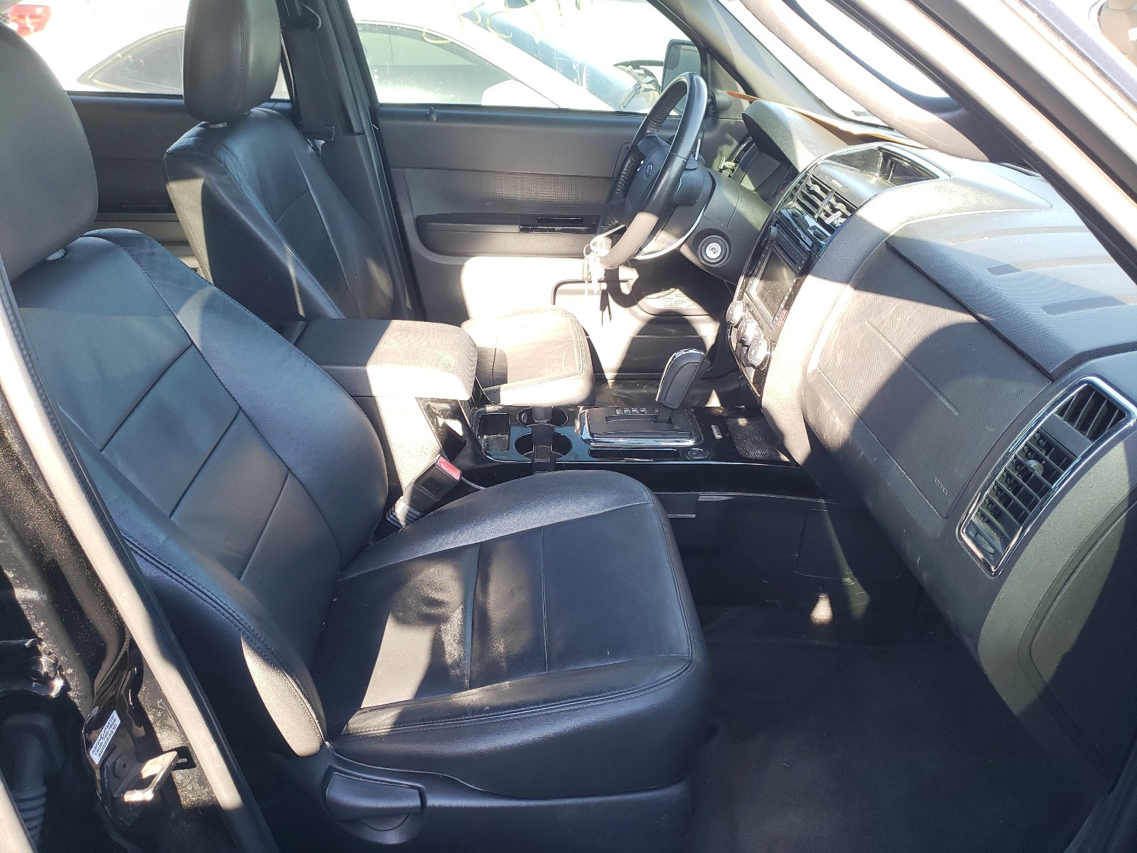 Zdjęcie 5 z aukcji – 2010 FORD ESCAPE LIM z VIN 1FMCU0EGXAKB63408