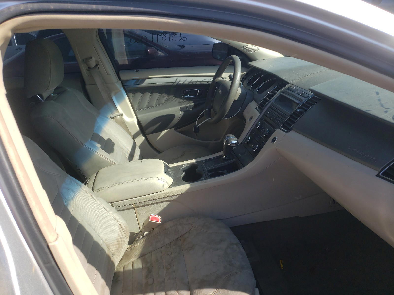 Photo 5 from auction – 2011 FORD TAURUS SE with VIN 1FAHP2DW3BG109738