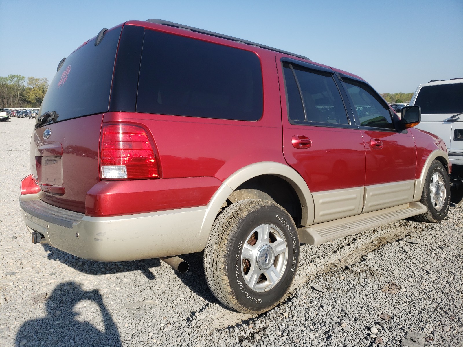 Photo 4 from auction – 2006 FORD EXPEDITION with VIN 1FMFU175X6LA02878