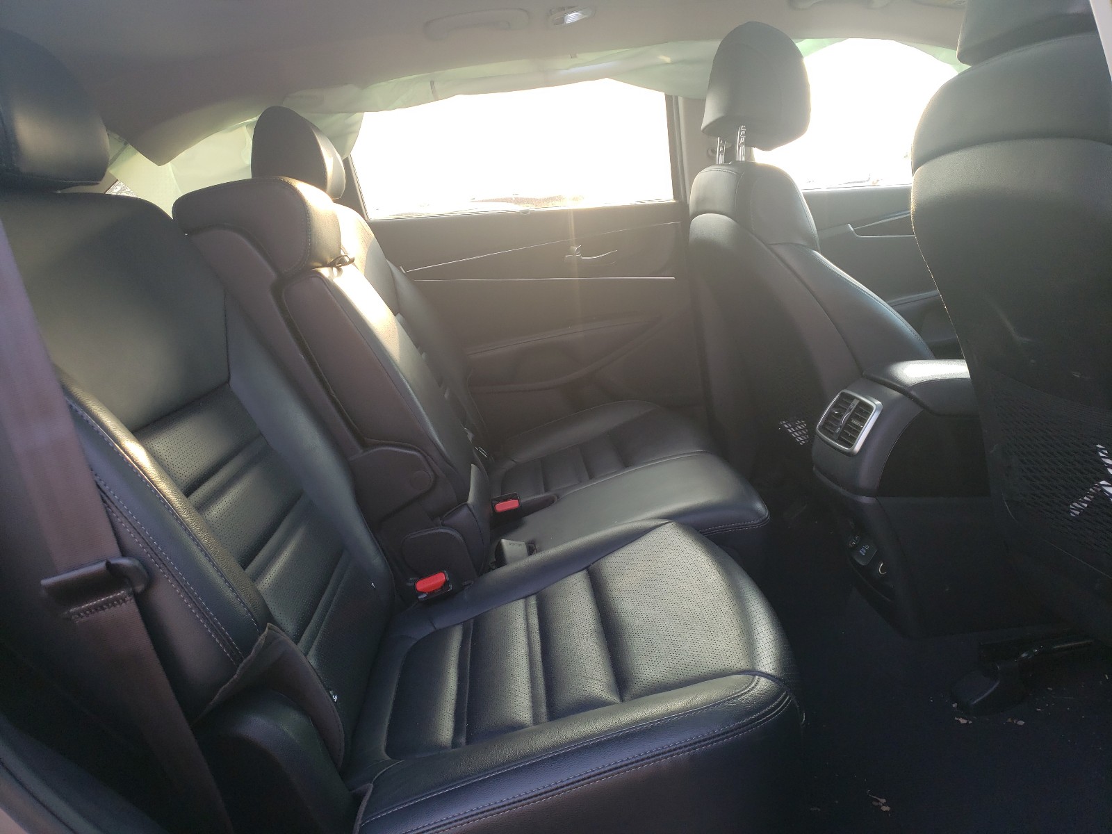 Photo 6 from auction – 2017 KIA SORENTO EX with VIN 5XYPHDA55HG234004