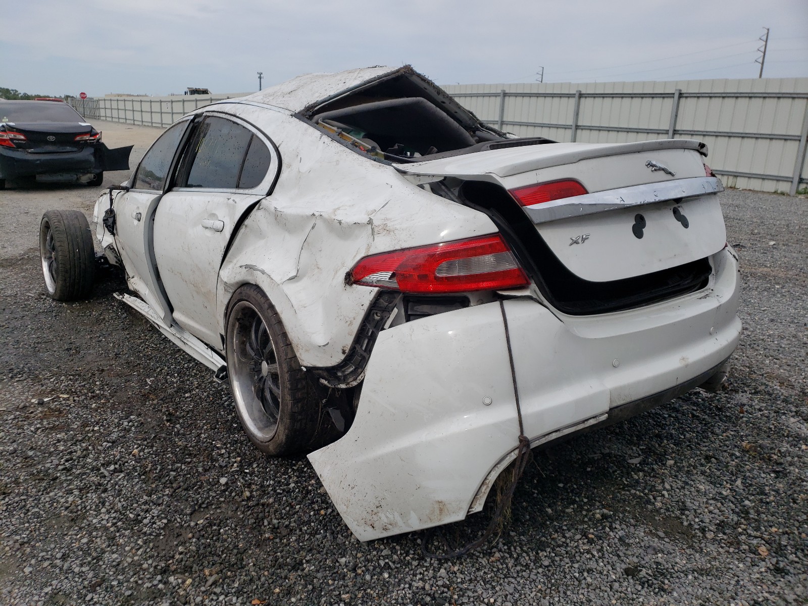 Zdjęcie 3 z aukcji – 2011 JAGUAR XF z VIN SAJWA0FB3BLR93268