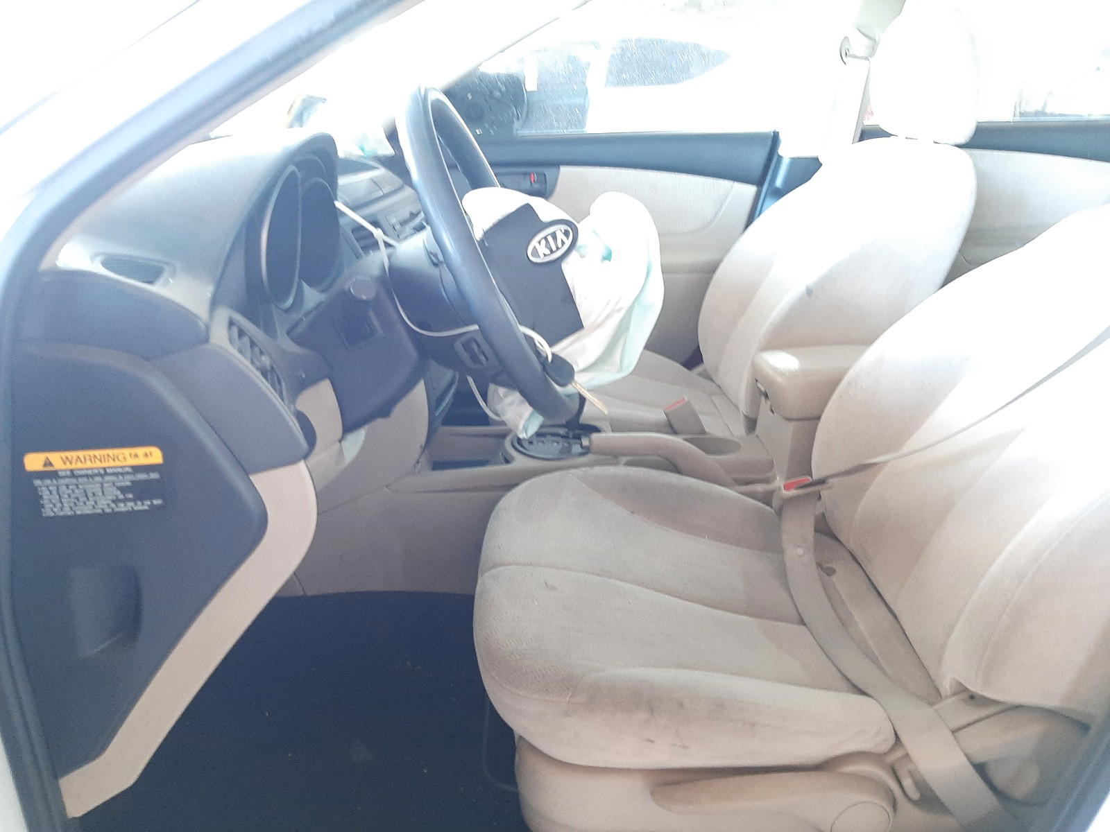 Photo 5 from auction – 2010 KIA OPTIMA LX with VIN KNAGG4A87A5429885