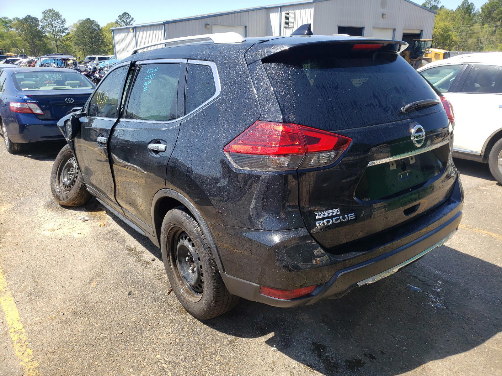 Photo 3 from auction – 2017 NISSAN ROGUE S with VIN KNMAT2MT9HP507560