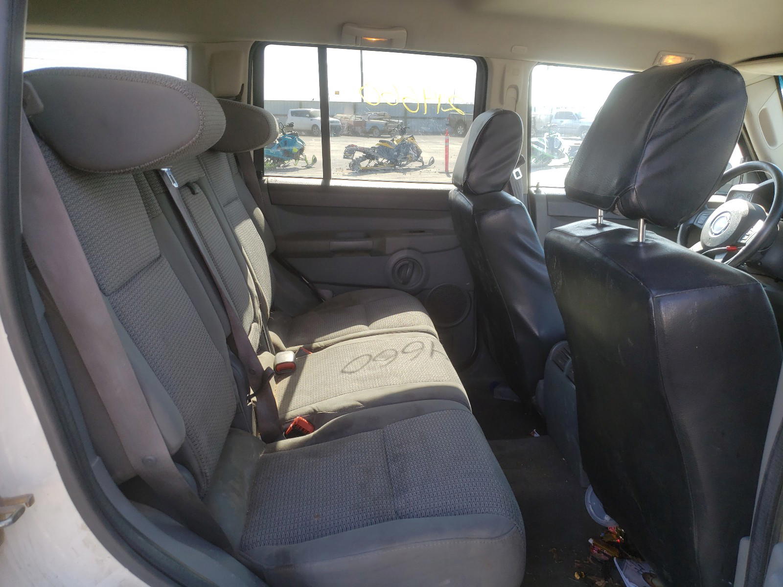 Photo 6 from auction – 2007 JEEP COMMANDER with VIN 1J8HG48P27C598732
