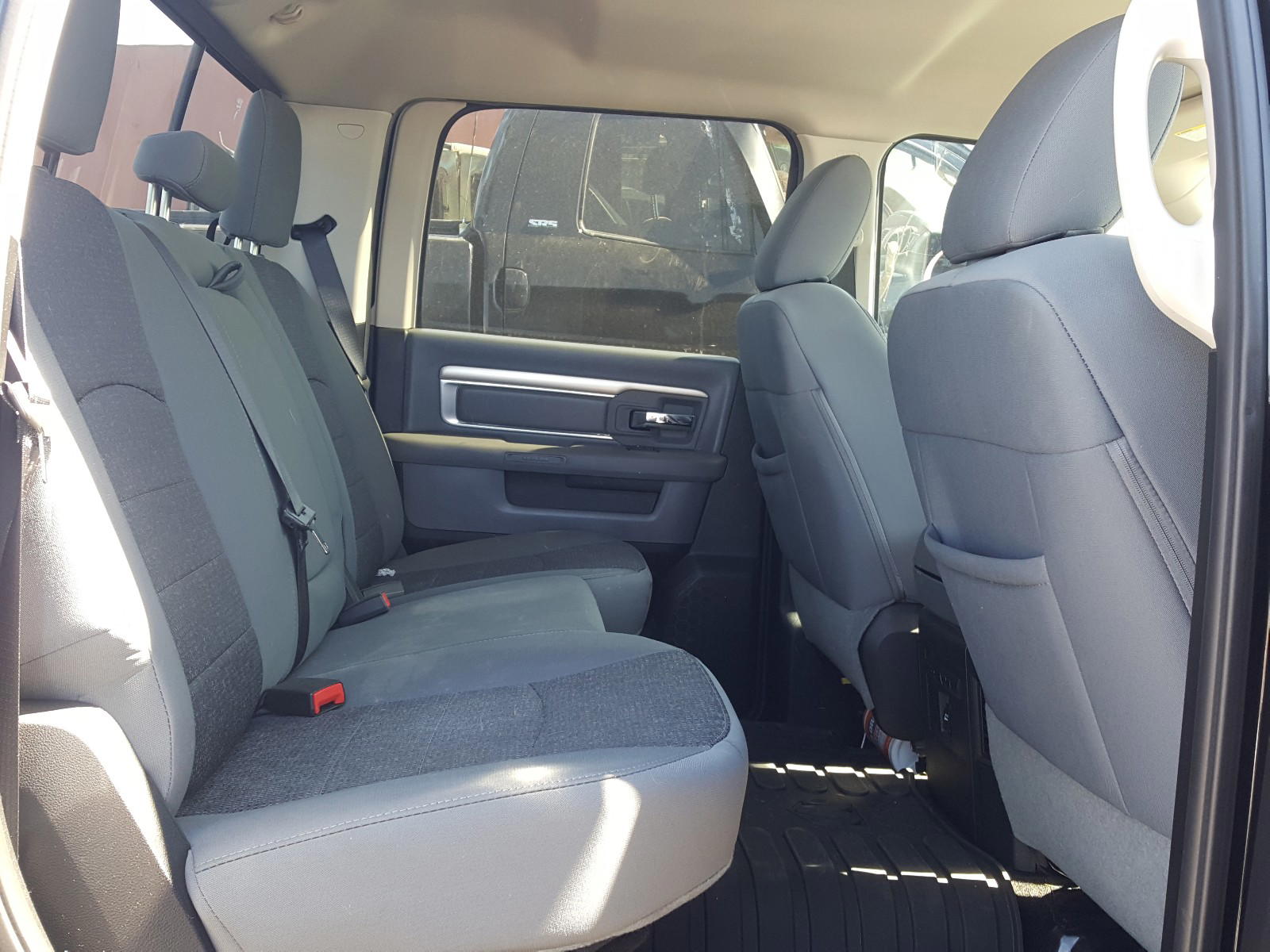 Photo 6 from auction – 2016 RAM 1500 SLT with VIN 3C6RR7LT5GG163901