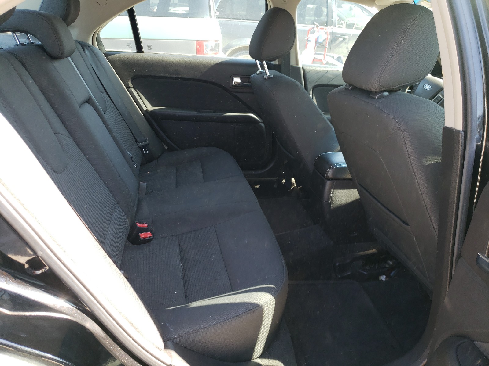 Photo 6 from auction – 2011 FORD FUSION SE with VIN 3FAHP0HA1BR267684