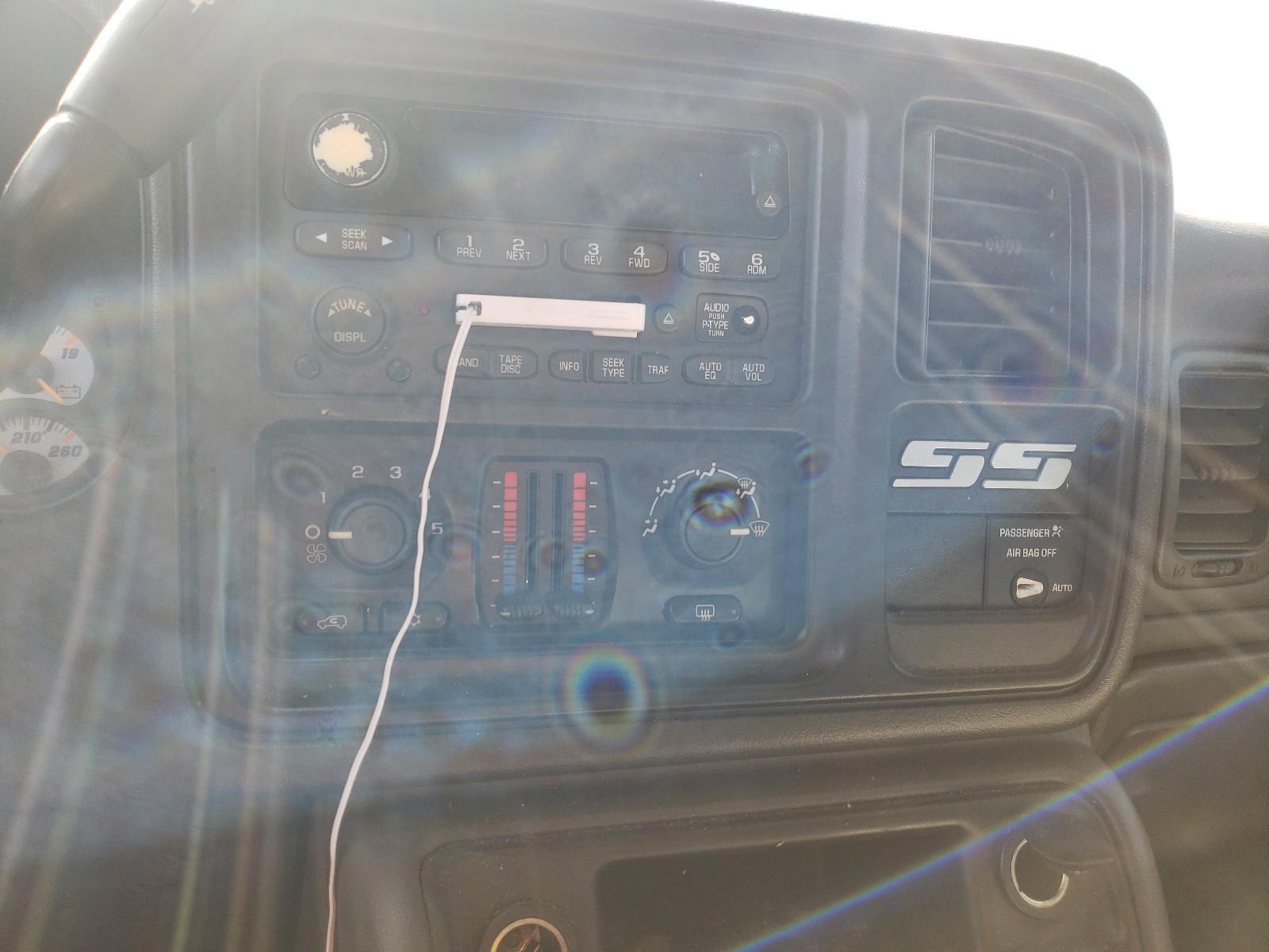 Photo 10 from auction – 2004 CHEVROLET SILVERADO with VIN 2GCEK19N241143370