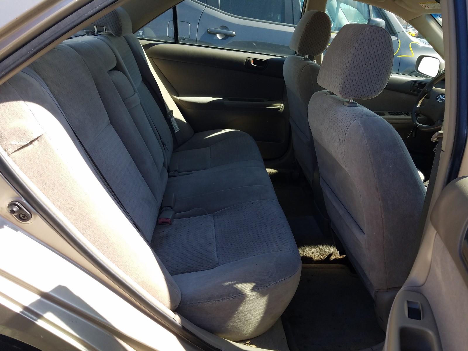 Photo 6 from auction – 2003 TOYOTA CAMRY with VIN 4T1BE32K23U216130